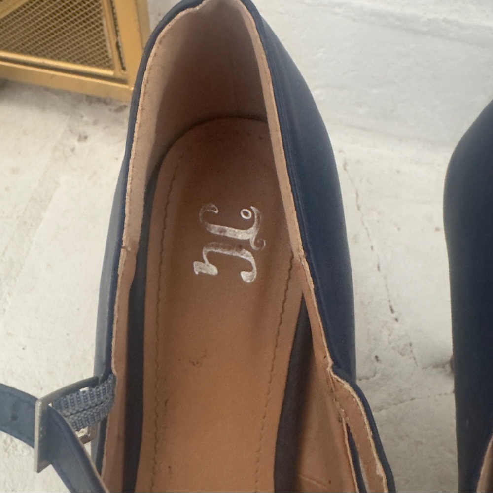 Navy Blue Mary Jane Heels Size 7.5 Strap Pumps Classic Career Shoes - Picture 2 of 9